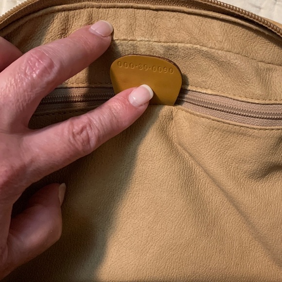 Vintage Authentic Gucci handbag - Picture 4 of 9